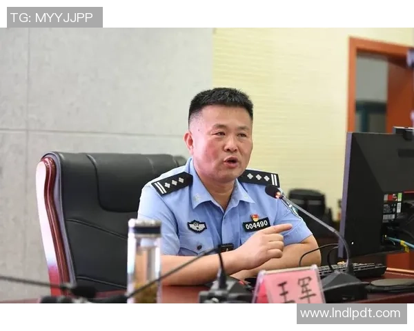 何洪光：从草根球员到足球教练的奋斗历程与心路历程